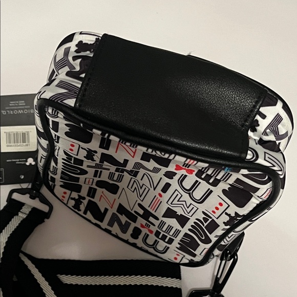 Bioworld Disney Minnie Mouse Black and Red Small Mini Messenger Bag Purse NWT - Picture 9 of 14